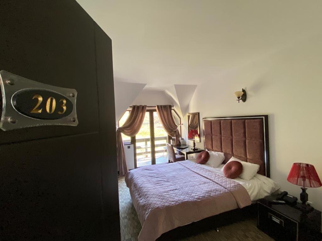 Contele Vladimir Hotel Бран Екстериор снимка