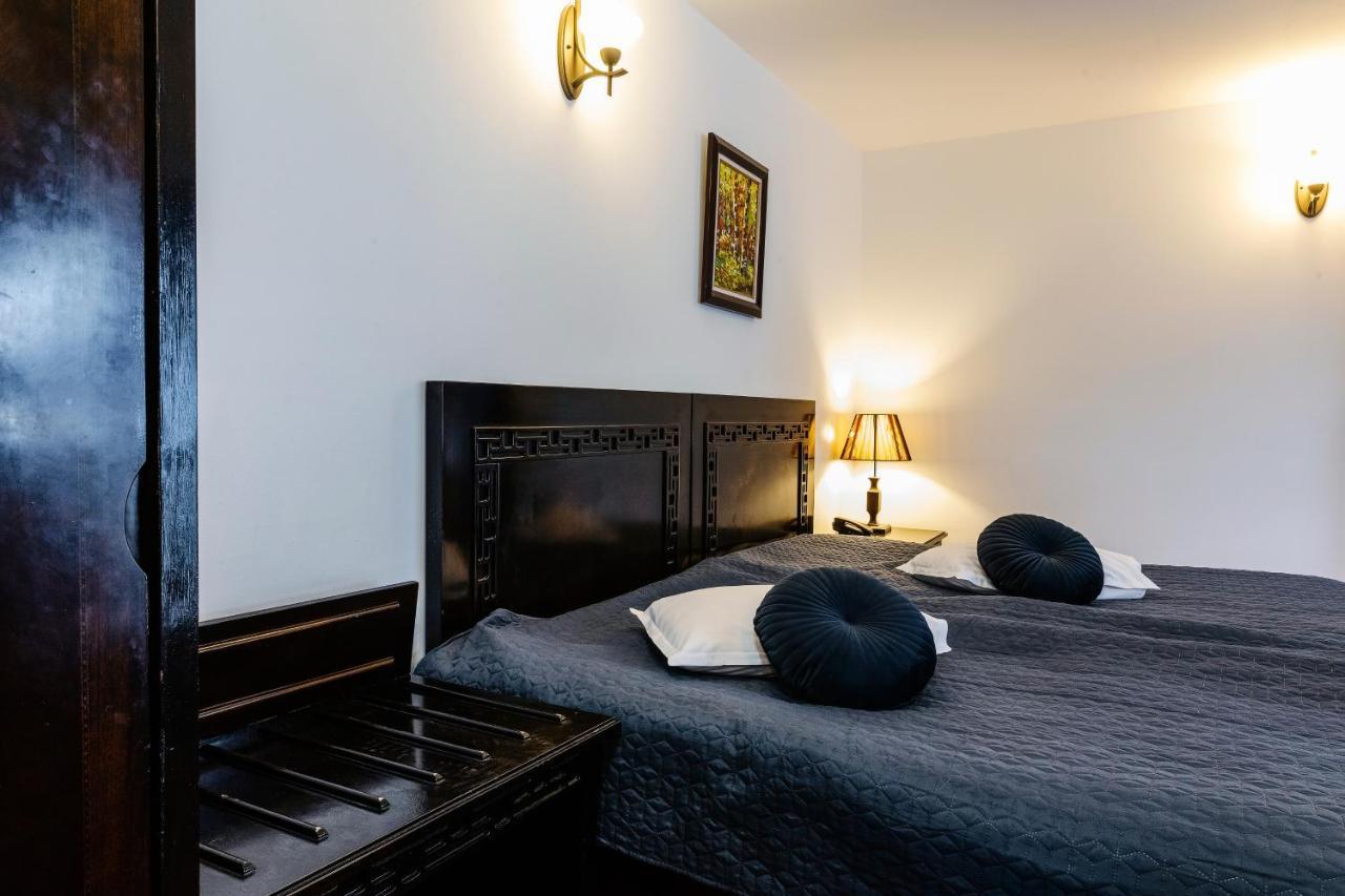 Contele Vladimir Hotel Бран Екстериор снимка