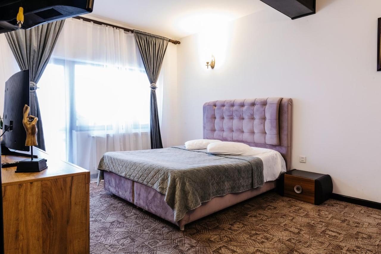 Contele Vladimir Hotel Бран Екстериор снимка